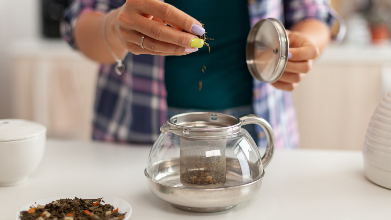 Enjuague bucal para las manchas en los dientes con té verde