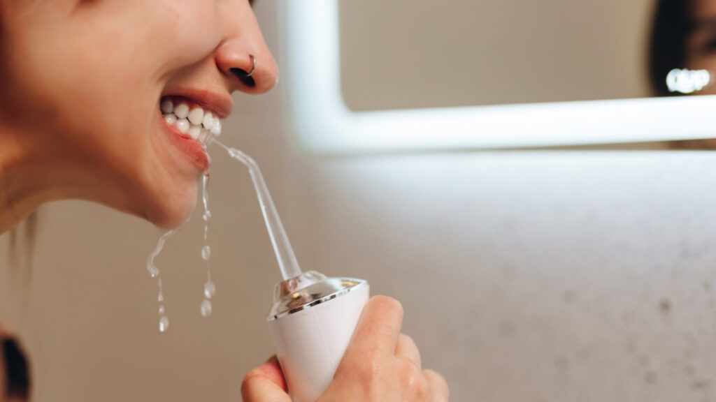 Irrigación dental: cómo ayuda a mantener una buena salud bucal