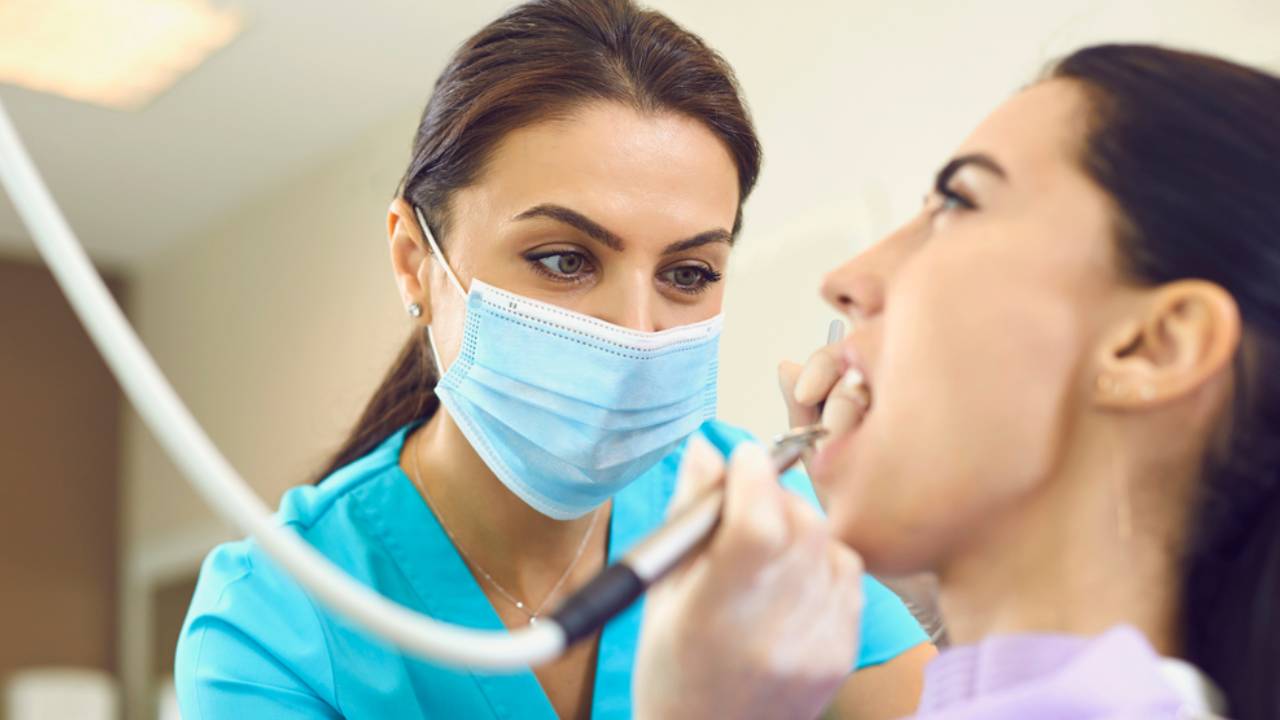 Limpieza dental profesional_ beneficios, como se hace y por qué es esencial para tu salud bucal